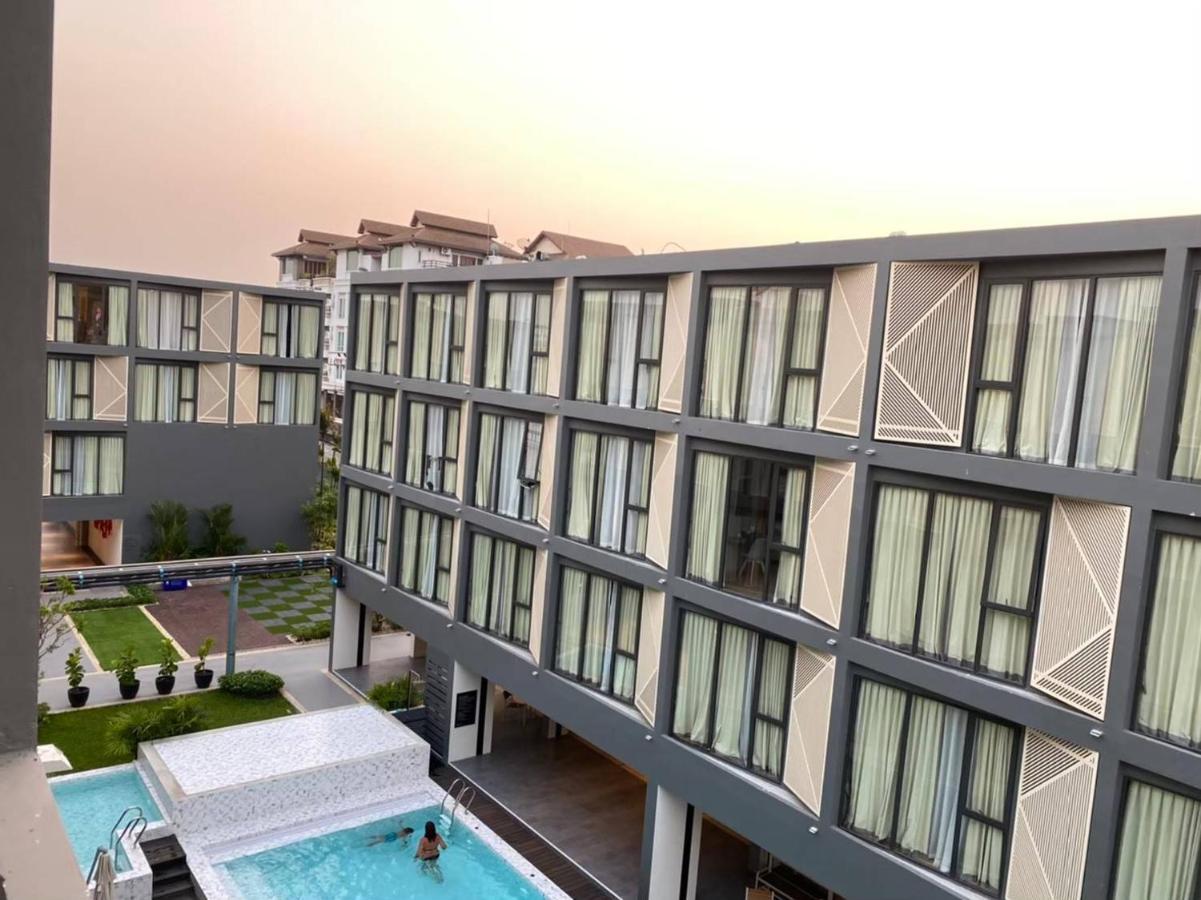Rnp Pool Hotel Bangkok Exterior foto