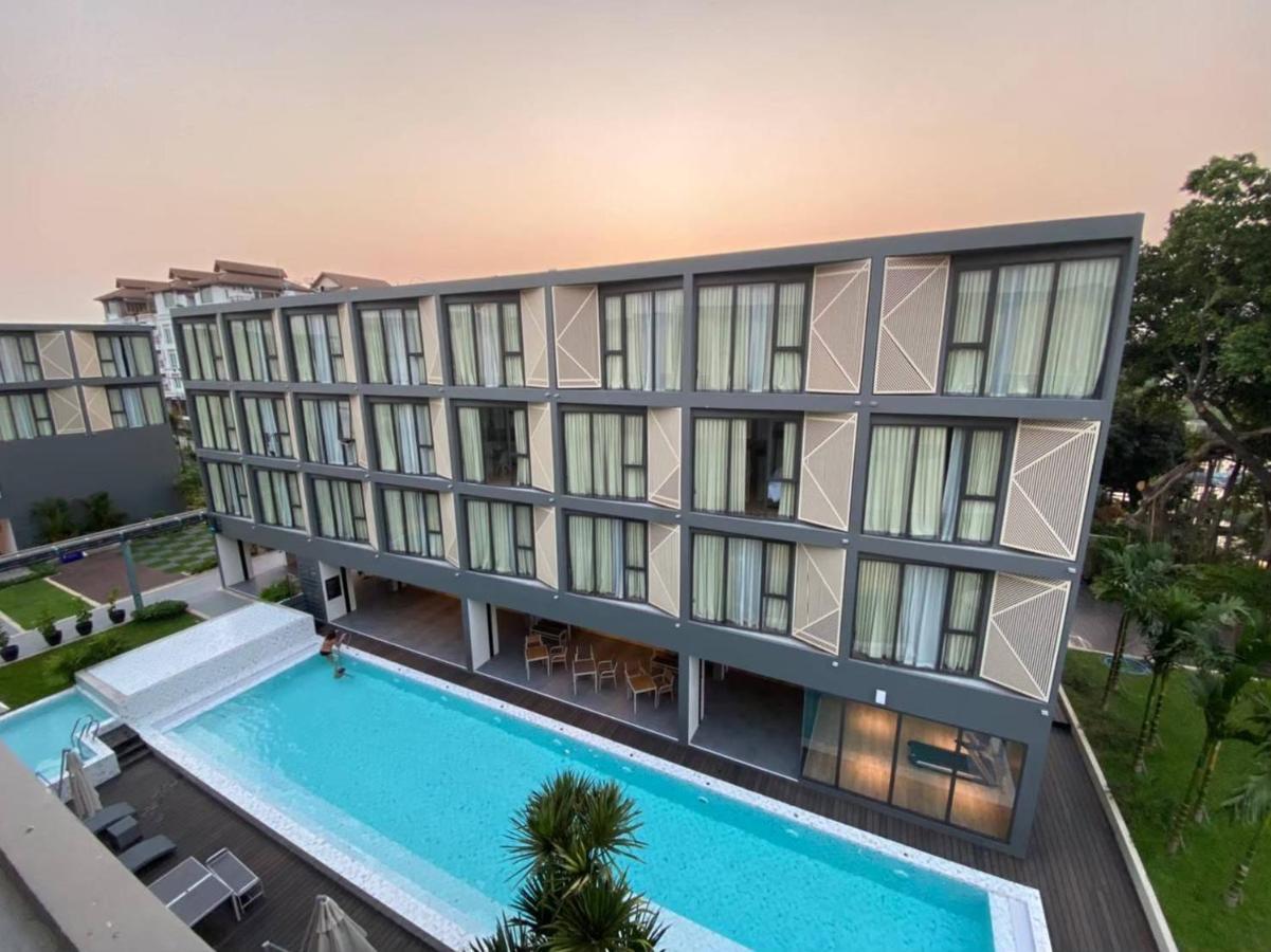 Rnp Pool Hotel Bangkok Exterior foto